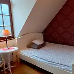 Dwor Pod Rozami Smolec