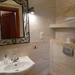 Dwor Pod Rozami Bed & Breakfast Smolec