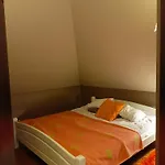 Dwor Pod Rozami Bed & Breakfast