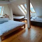 Dwor Pod Rozami Bed & Breakfast