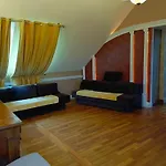 Dwor Pod Rozami Bed & Breakfast Smolec