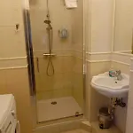 Dwor Pod Rozami Bed & Breakfast 3*