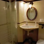 Bed & Breakfast Dwor Pod Rozami 3*