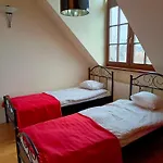 Dwor Pod Rozami Bed & Breakfast Smolec