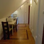 Dwor Pod Rozami Bed & Breakfast