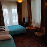 Bed & Breakfast Dwor Pod Rozami Smolec