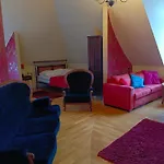 Dwor Pod Rozami Bed & Breakfast