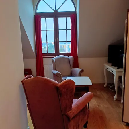 Dwór Pod Różami Nocleg ze śniadaniem 3*
