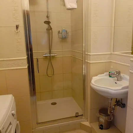 Dwór Pod Różami Nocleg ze śniadaniem 3*