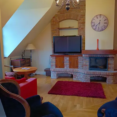 Dwór Pod Różami Nocleg ze śniadaniem 3*